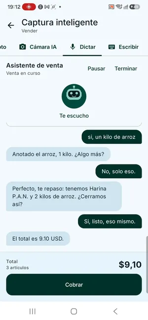 Asistente de venta por voz: «Te escucho», el bodeguero dice un kilo de arroz y el asistente lo anota y repasa el carrito.